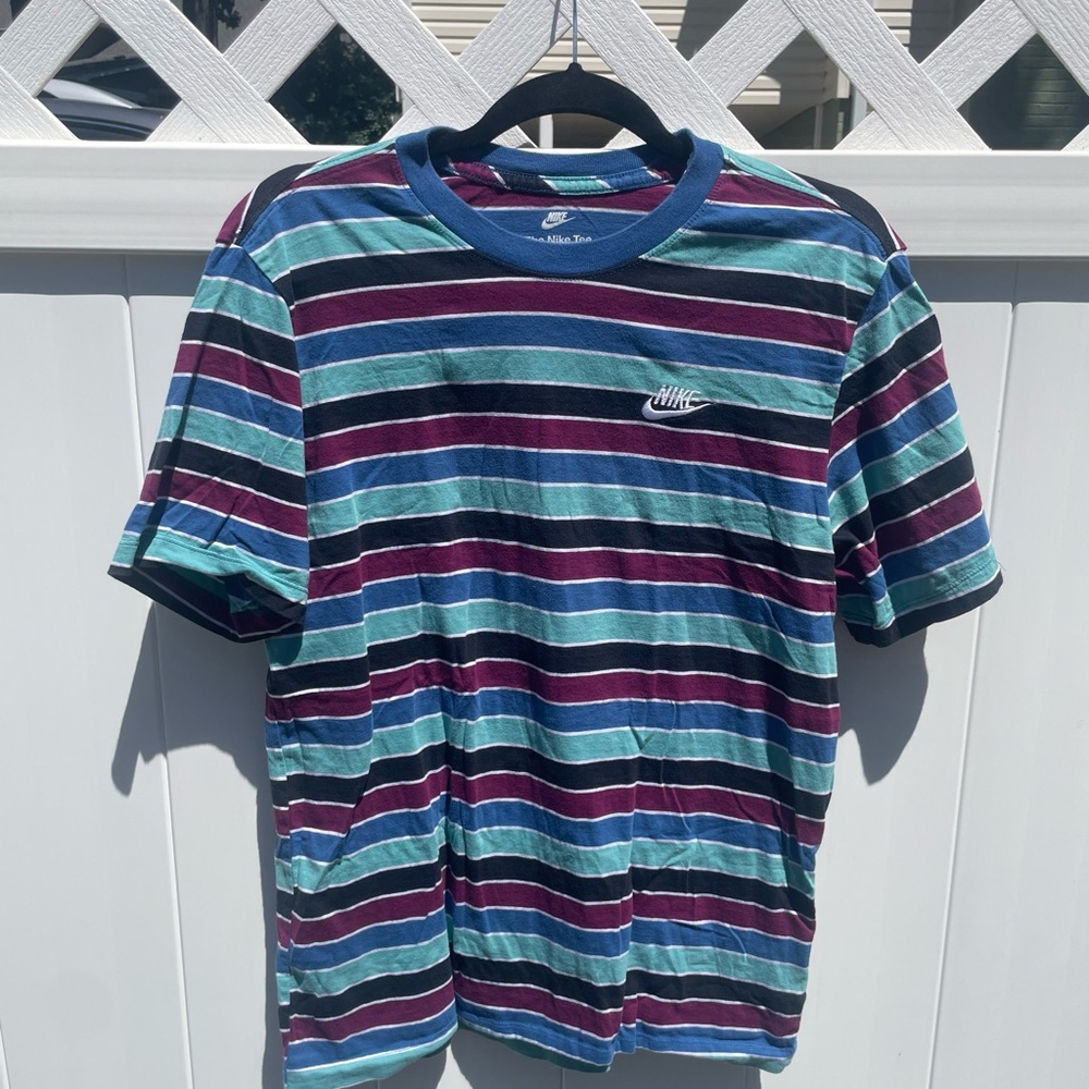 Men’s Nike Blue Striped T-Shirt Size Medium
